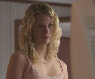 Krytycy docenili January za występ w "Trzech pogrzebach Melquiadesa Estrady" w reżyserii Tommy'ego Lee Jonesa. Jones zagrała młodą żonę strażnika granicznego (Tommy Lee Jones), który nieumyślnie zabija nielegalnego imigranta.