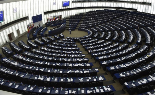 Krytyczny raport o praworządności w Polsce przyjęty przez PE 