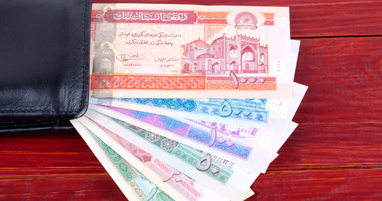 Kryzys bankowy w Afganistanie! Na zdj. afgańskie banknoty /123RF/PICSEL