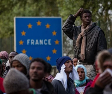 Kryzys imigracyjny w Calais. Hollande rozmawiał z Cameronem