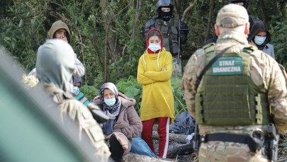 Kryzys na granicy. Abp Gądecki prosi o zbiórkę na rzecz migrantów