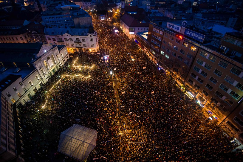 Kryzys na Słowacji. W Bratysławie na ulice wyszły tłumy /AFP