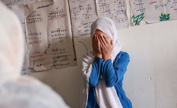 Kryzys w tym państwie rośnie. Rodziny ograniczają posiłki lub tkwią w długach