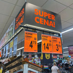 Krzykliwe cenówki atakują klientów w sklepach. Ich popularność rośnie wraz z inflacją