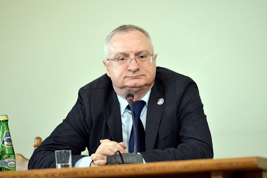 Krzysztof Bondaryk podczas przesłuchania przez sejmową komisję śledczą ds. Amber Gold, / 	Marcin Obara  /PAP