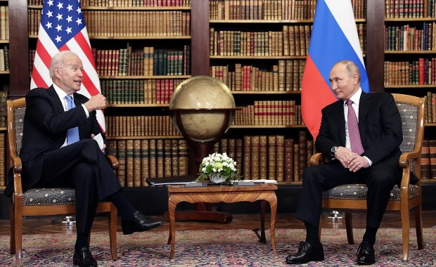 Krzysztof Bosak: Biden ustawił się wobec Putina w roli petenta. To nie wróży nam dobrze