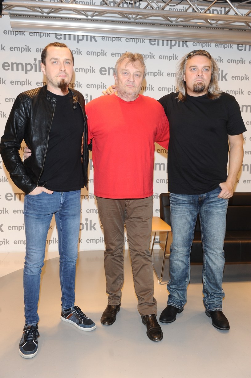 Krzysztof Cugowski ze starszymi synami /Piotr Andrzejczak /MWMedia