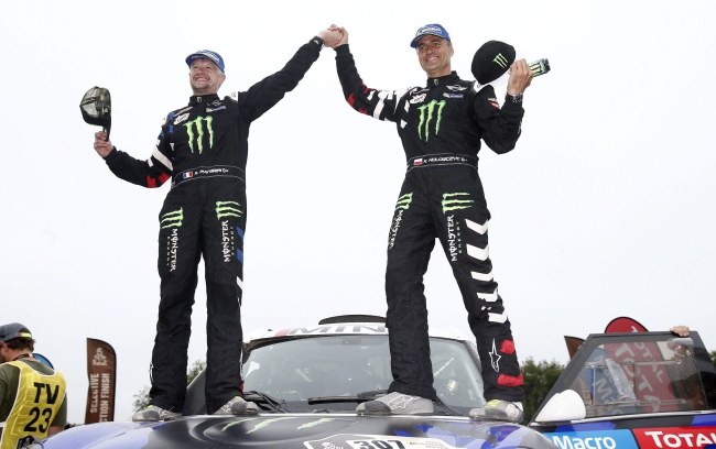 Krzysztof Hołowczyc i jego pilot Xavier Panseri /PAP/EPA/Felipe Trueba /PAP/EPA