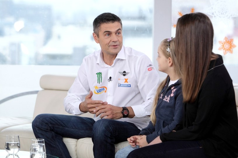 Krzysztof Hołowczyc z córkami, 2014 rok /Jan Kucharzyk /East News