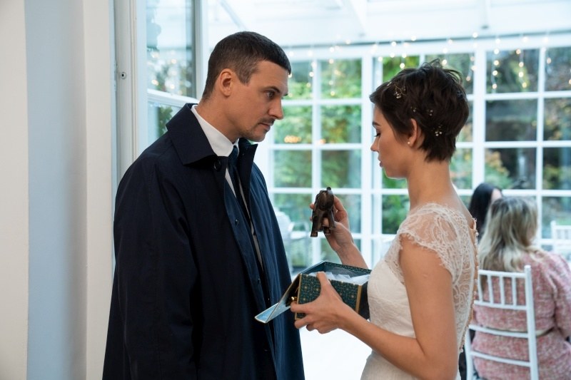 Krzysztof (Mateusz Damięcki) wyzna miłość Blance (Pola Gonciarz) na... jej weselu /Źródło: AIM