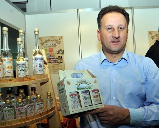 Krzysztof Maurer z produktami swojej Tłoczni Maurer. Fot. M. Lasyk /Reporter