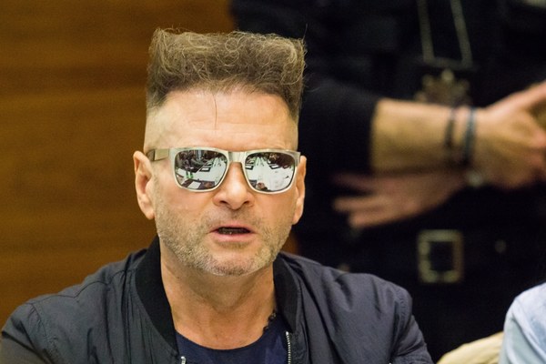 Krzysztof Rutkowski I Jego Perfekcyjna Fryzura Na Konferencji