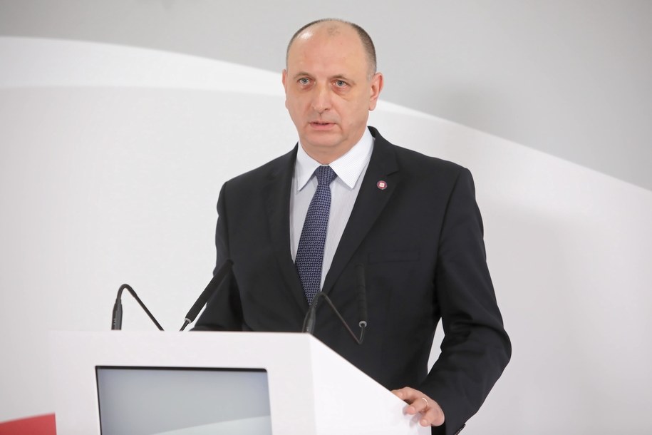 Krzysztof Saczka podczas konferencji prasowej w Ministerstwie Edukacji i Nauki w Warszawie /Wojciech Olkusnik /PAP