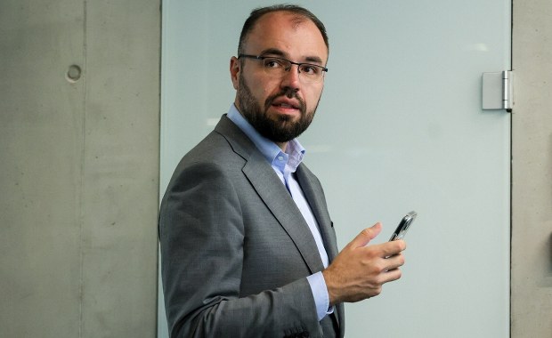 Krzysztof Szczucki wezwany do prokuratury. Ma usłyszeć zarzuty