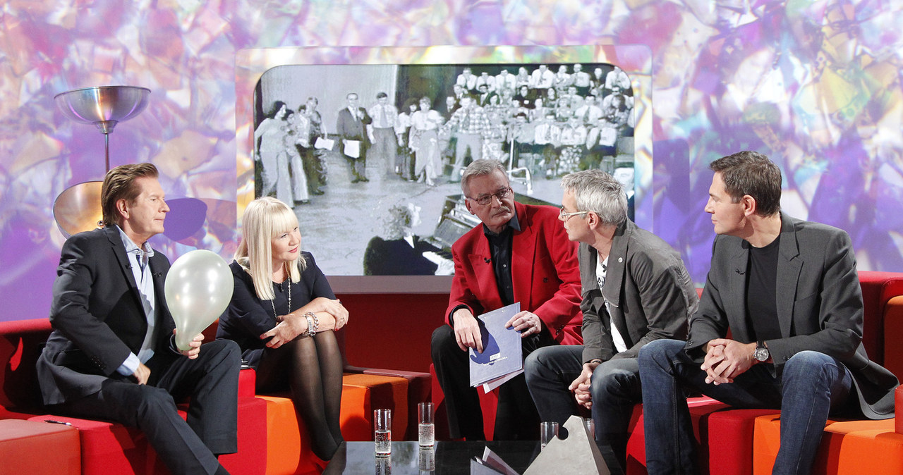 Krzysztof Szewczyk, Maria Szabłowska, Wojciech Pijanowski, Robert Janowski i Krzysztof Ibisz w programie "Wideoteka Dorosłego Człowieka" /AKPA