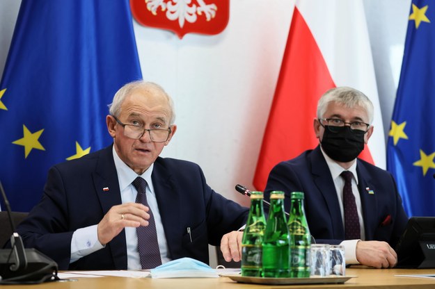 Krzysztof Tchórzewski na zdjęciu po lewej stronie / 	Leszek Szymański    /PAP
