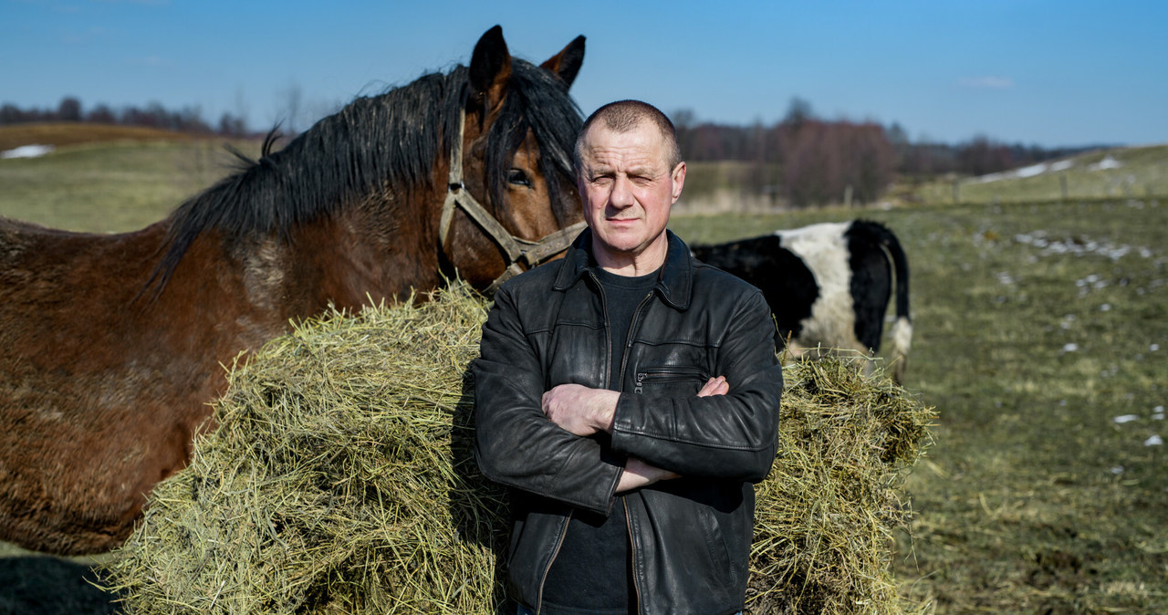 Krzysztof z  programu "Rolnik szuka żony 8" ma teraz nie tylko piękny, ale i ciepły dom, w którym mieszka razem z Bogusią /Piotr Matey/TVP /East News