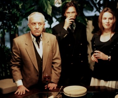 Krzysztof Zanussi zaangażował też Wajdę do niewielkiej roli znajomej hrabiego (Zbigniew Zapasiewicz" w zrealizowanym w ramach telewizyjnego cyklu "Opowieści weekendowe" filmie "Urok wszeteczny" (1996).

Ostatnimi występami Karoliny Wajdy przed kamerą były niewielkie rólki w polsko-brytyjskim serialu "Wojenna narzeczona" (1997) oraz holenderskim filmie "Taming the Floods" (1999).