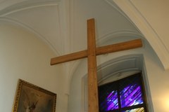 Krzyż w kaplicy w Pałacu Prezydenckim