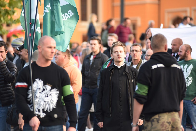 Ks. Jacek Międlar na marszu ONR, zdj. arch. z września 2015 / 	Fot. Kornelia Głowacka-Wolf /