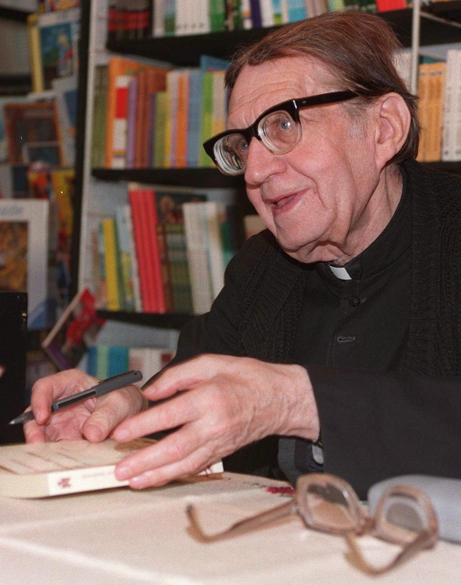 Ks. Jan Twardowski, 1996 /Radek Pietruszka /PAP