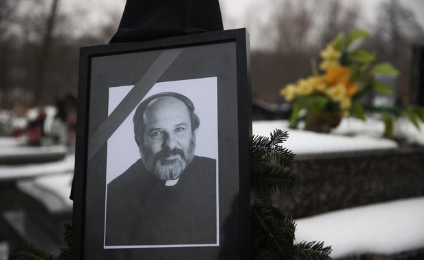 Ks. Tadeusz Isakowicz-Zaleski spoczął na cmentarzu w Rudawie
