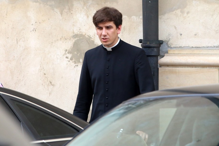 Ks. Tymoteusz Szydło na Jasnej Górze przed swoją mszą prymicyjną w 2017 roku /Waldemar Deska /PAP