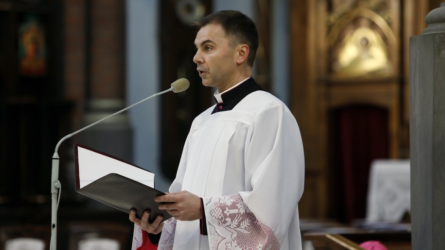 Ksiądz Andrzej Dębski / 	Artur Reszko    /PAP