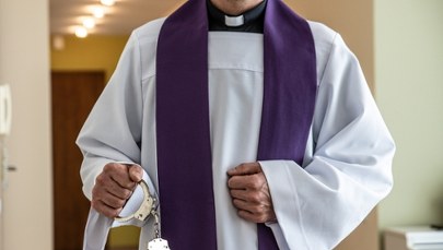 Ksiądz zaatakował siekierą i podpalił. Brat zabitego ujawnia nowe fakty