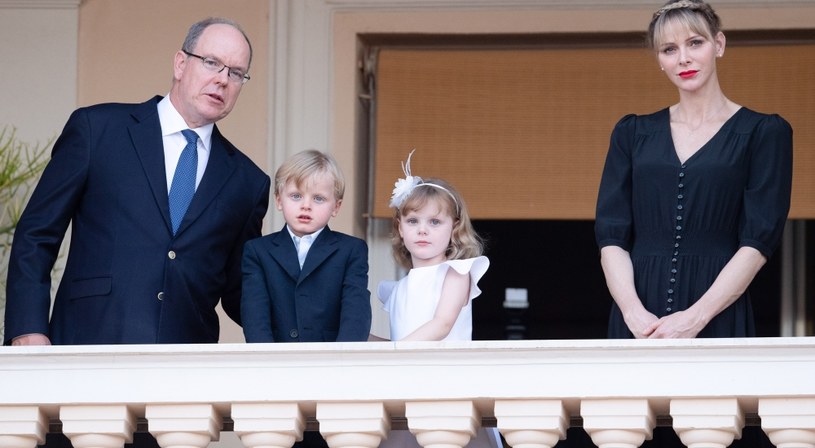Książę Albert, księżna Charlene i dzieci /SC Pool - Corbis / Contributor /Getty Images