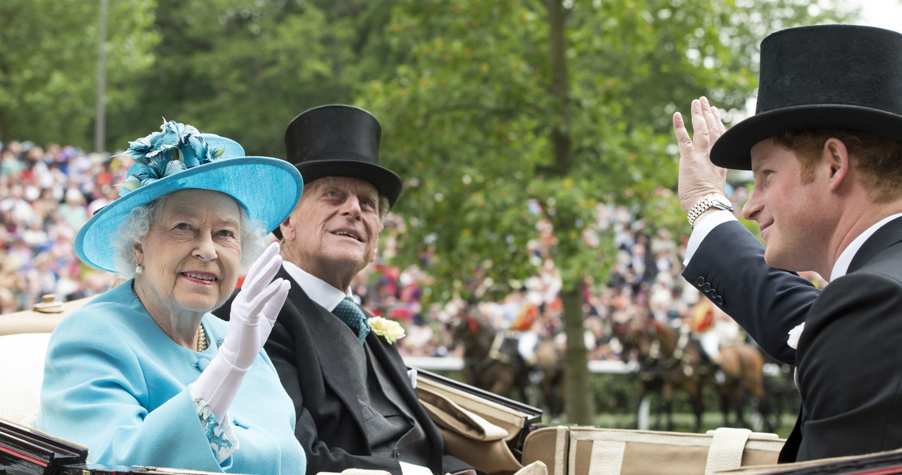 Książę Filip, książę Harry i królowa Elżbieta II /Mark Cuthbert / Contributor /Getty Images