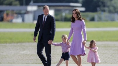 Książę George i księżniczka Charlotte będą musieli kłaniać się... prababci Elżbiecie II