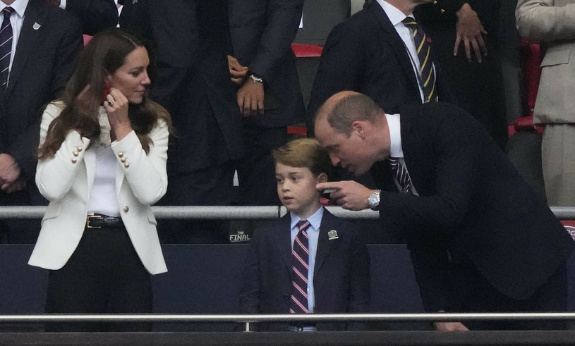Książę George w przeszłości towarzyszył swoim rodzicom podczas UEFA EURO 2020 /FRANK AUGSTEIN/AFP/East News /East News