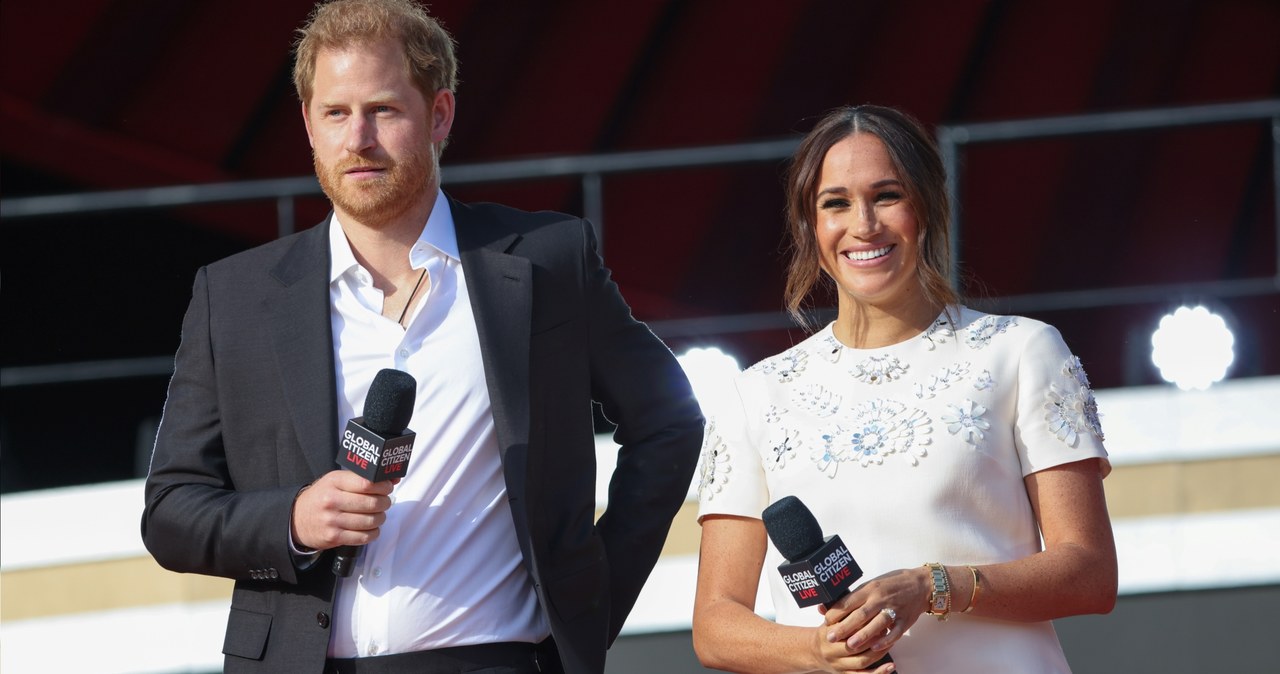 Książę Harry i Meghan Markle po odejściu z brytyjskiego dworu musieli znaleźć nowy sposób na zarabianie pieniędzy /Agencja FORUM