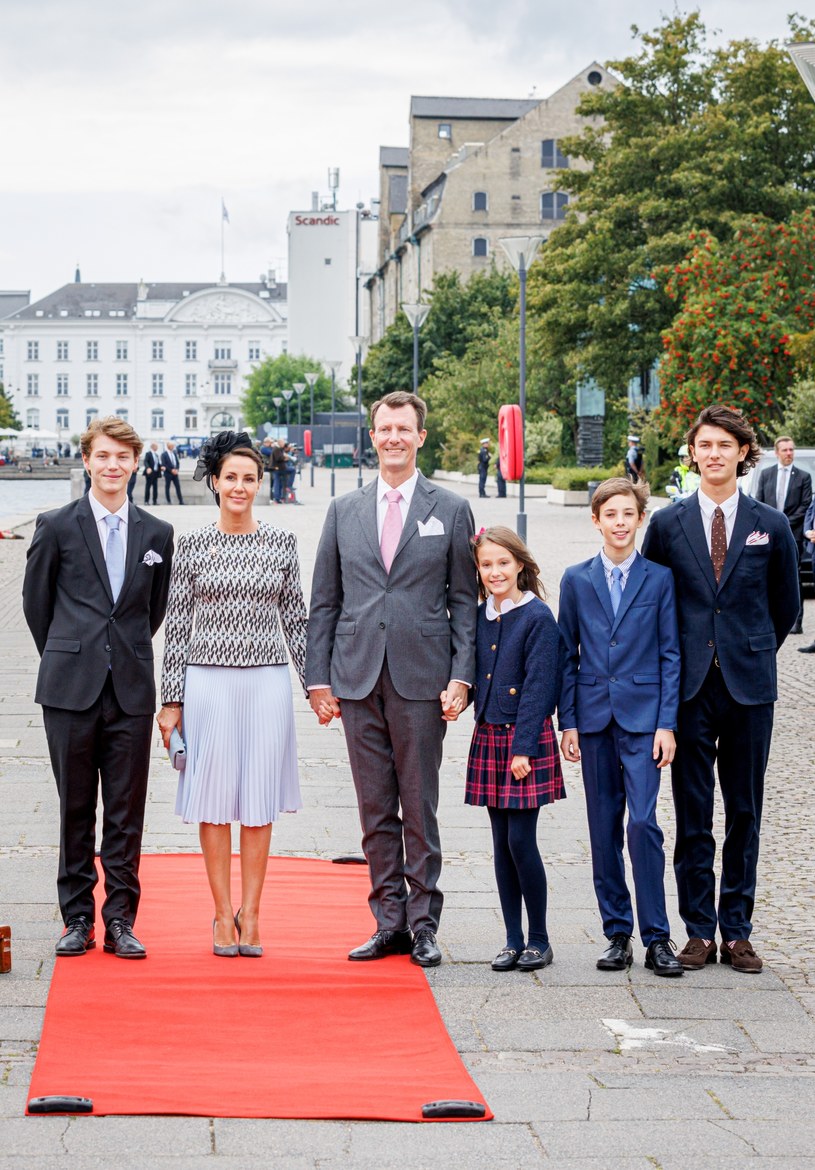 Książę Joachim z czwórką dzieci drugą żoną /Patrick van Katwijk  /Getty Images