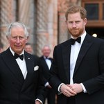 Książę Karol boi się Harry'ego? 