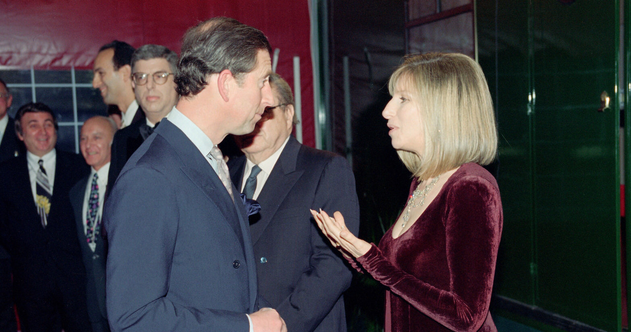 Książę Karol i Barbra Streisand w 1994 roku w Londynie / Kent Gavin/Mirrorpix /Getty Images