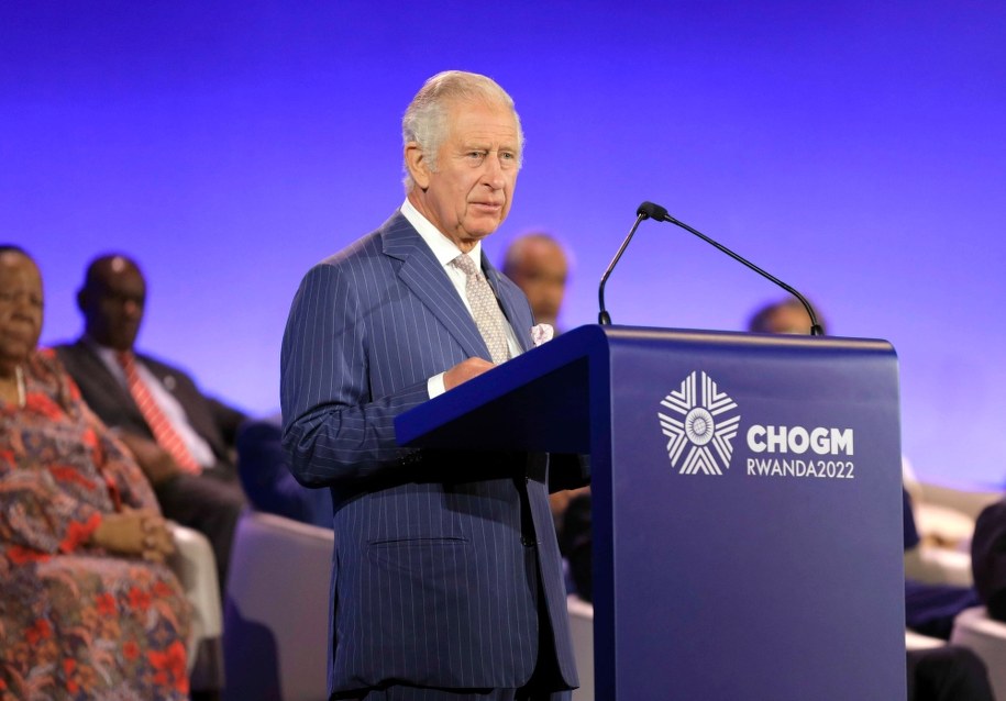 Książę Karol miał przyjąć 3 mln euro od szejka /	EUGENE UWIMANA /PAP/EPA