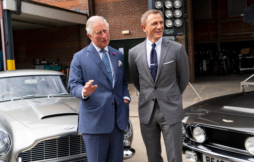 Książę Karol na planie  Jamesa Bonda. Daniel Craig miał wiele wspólnych tematów z następcą brytyjskiego tronu, głównie motoryzacyjnych /Getty Images