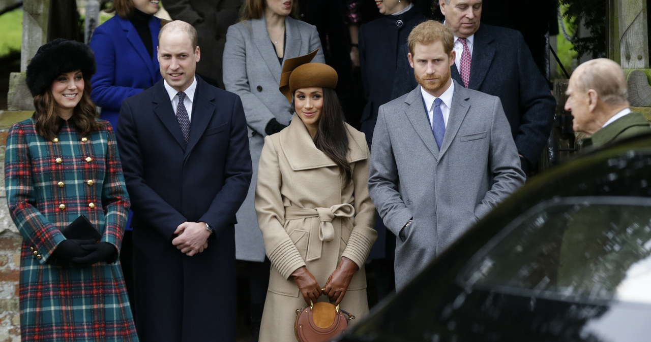 Książę William i Harry z żonami /AP /East News