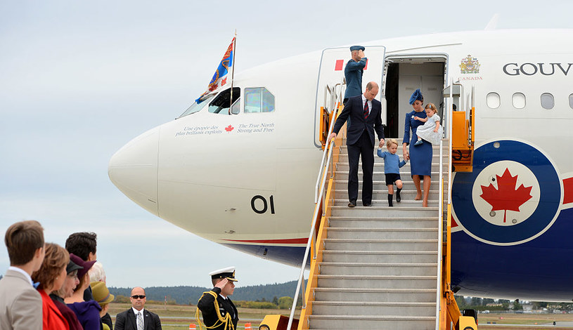 Książę William i Kate z dziećmi /Dominic Lipinski   /Getty Images