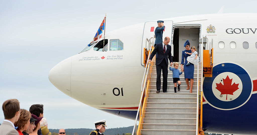 Książę William i Kate z dziećmi /Dominic Lipinski   /Getty Images