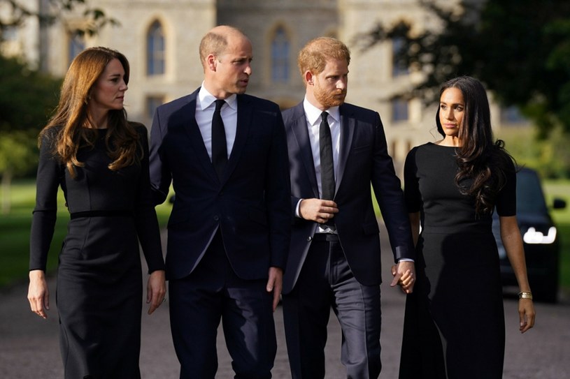 Książę William i książę Harry z żonami /East News