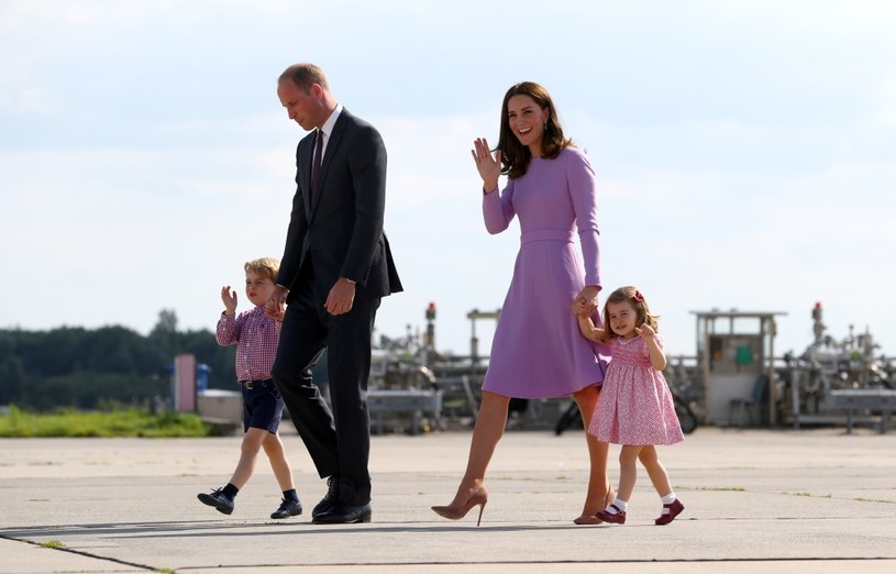 Książę William i księżna Kate razem z dziećmi /Christian Charisius   /AFP