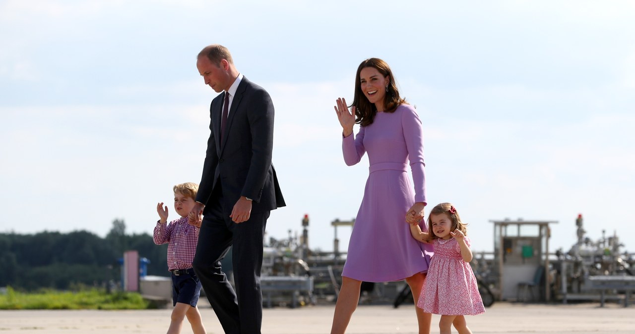 Książę William i księżna Kate razem z dziećmi /Christian Charisius   /AFP