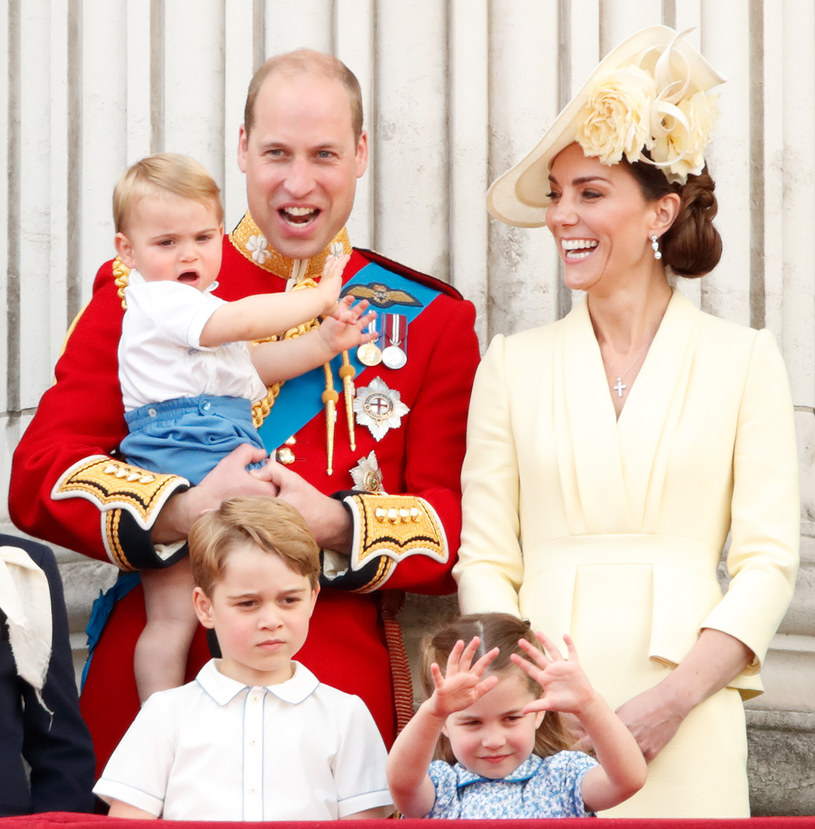 Książę William i księżna Kate z małym Louisem na rękach /Max Mumby/Indigo /Getty Images