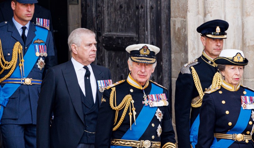Książę William, książę Andrzej, król Karol III, Edward, hrabia Wessex, księżniczka Anna /Getty Images