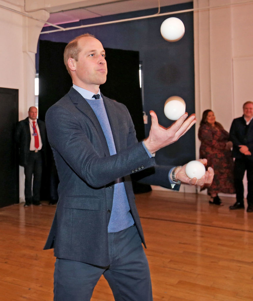 Książę William potrafi żonglować /Julien Behal/Pool/Samir Hussein/WireImage /Getty Images
