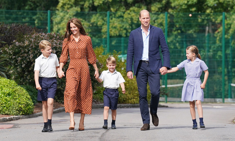 Książę William z Kate i dziećmi /Getty Images