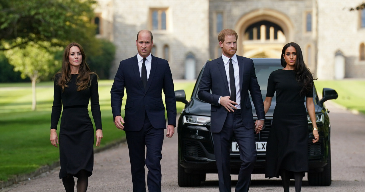 Książęta William i Harry z żonami pod zamkiem Windsor /Kirsty O'Connor/Press Association/East News /East News